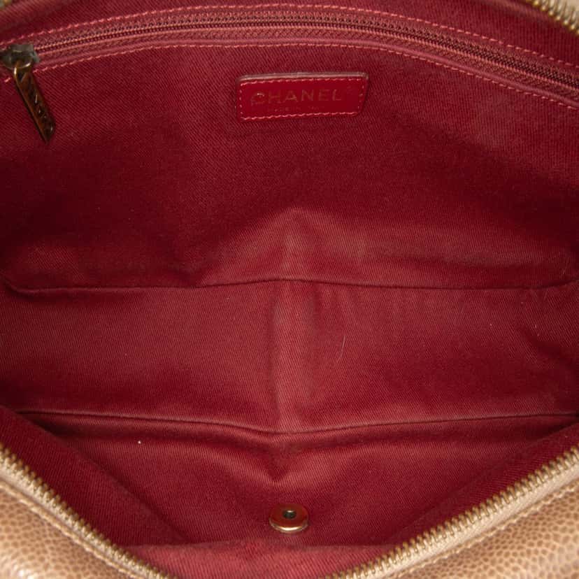Chanel Large Quilted Caviar Shiva Flap Brown Leather Good condition - Model View