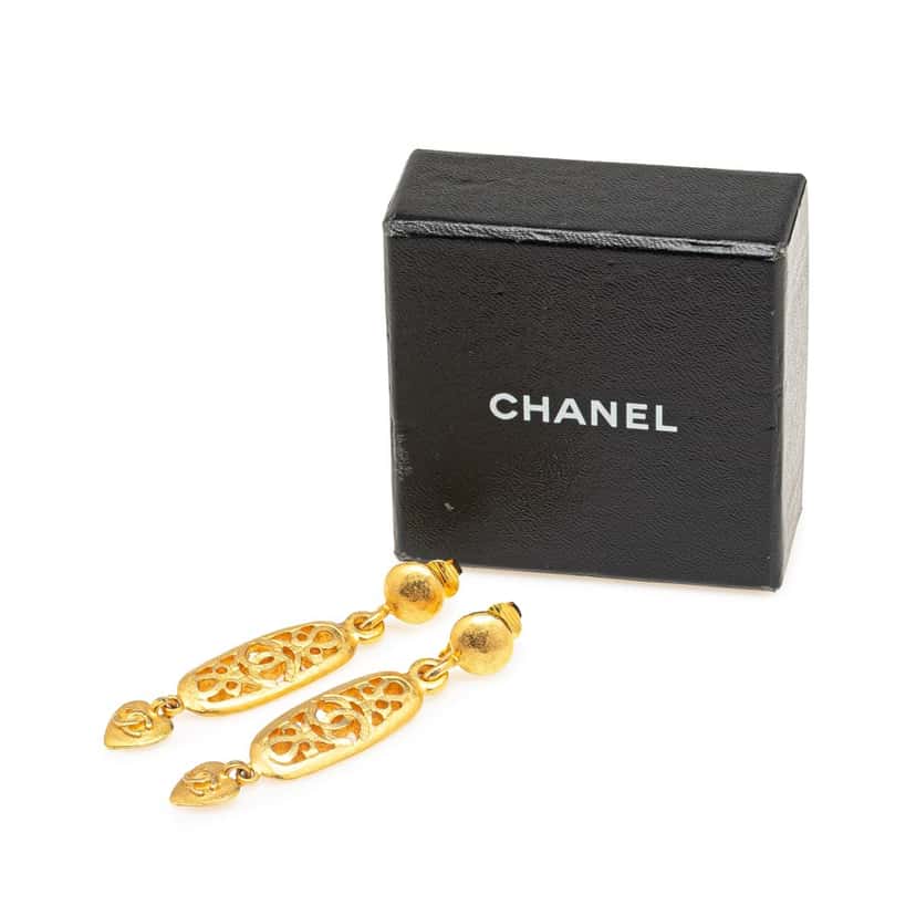 Chanel Gold Plated CC Mini Heart Swing Clip On Earrings Gold Metal Good condition - Model View