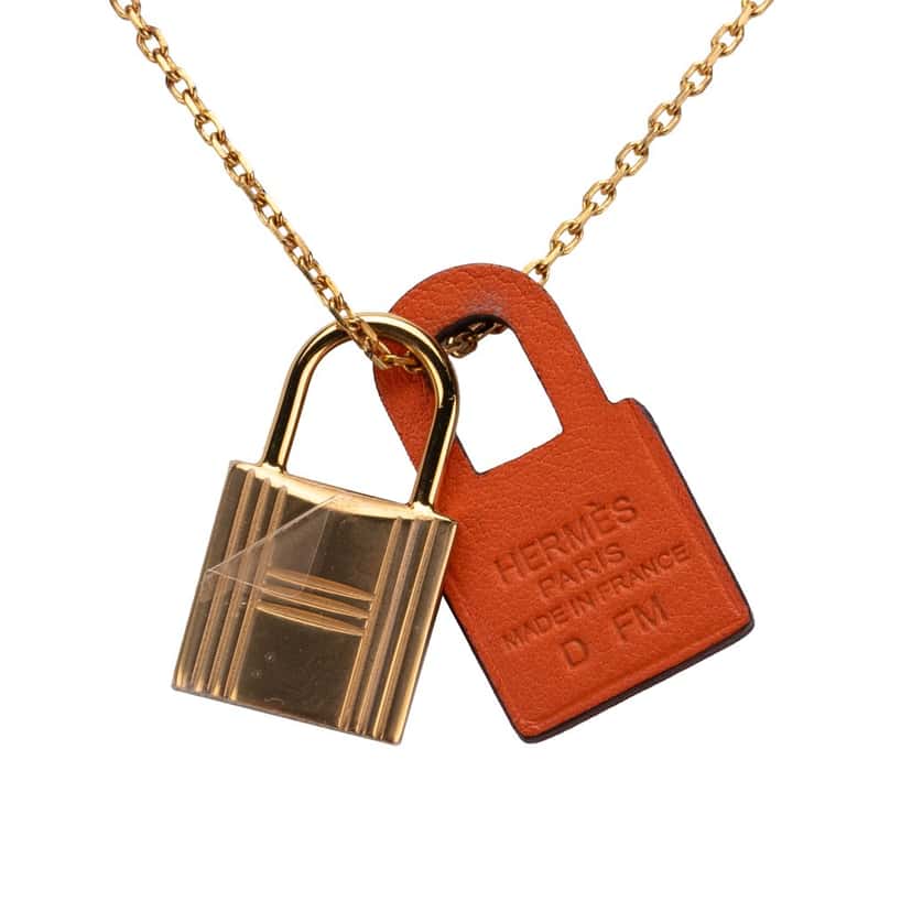 Hermès Gold Plated and Swift O Kelly Pendant Necklace Gold Metal Good condition - Back View