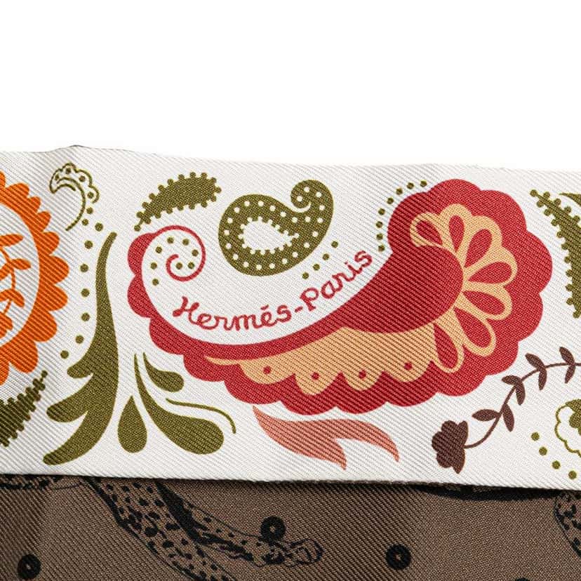 Hermès Guepards Silk Twilly Scarf White Silk Good condition - Inside View