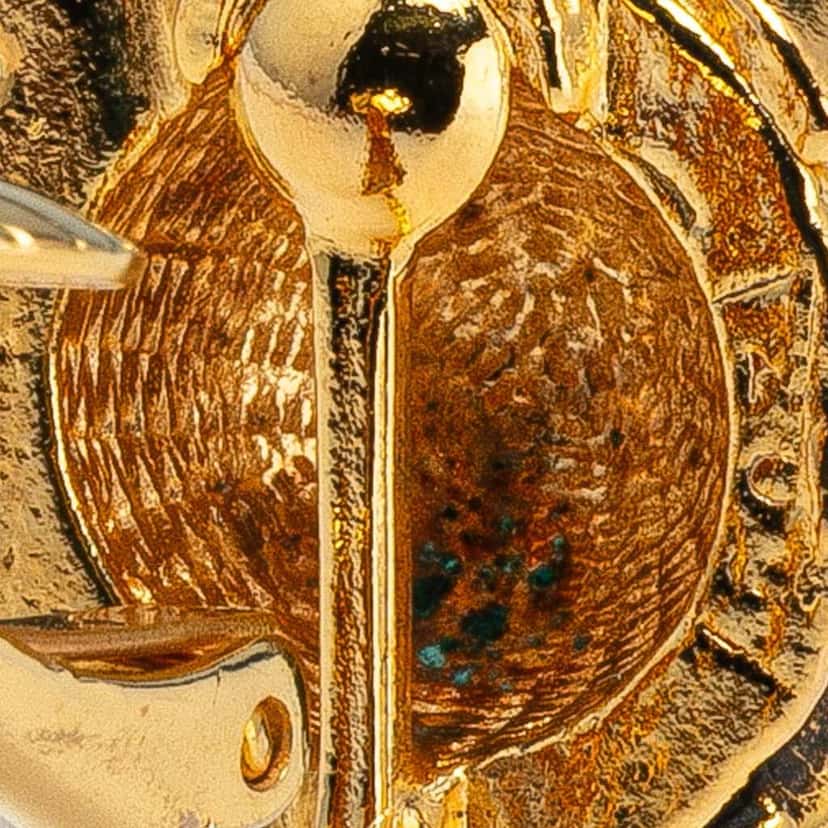 Chanel Gold Plated CC Round Clip on Earrings Gold Metal Good condition - Inside View