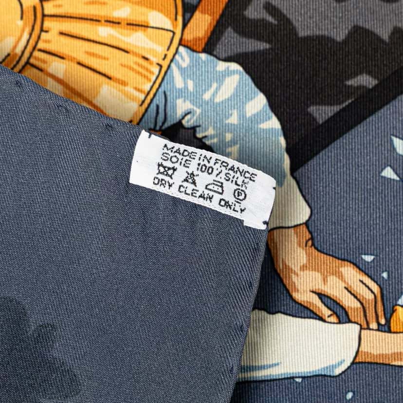 Hermès Marche Flottant Du Lac Inle Silk Scarf Blue Silk Good condition - Model View