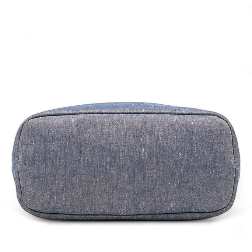 Chanel Quilted Denim Medallion Backpack Blue Denim Good condition - Inside View