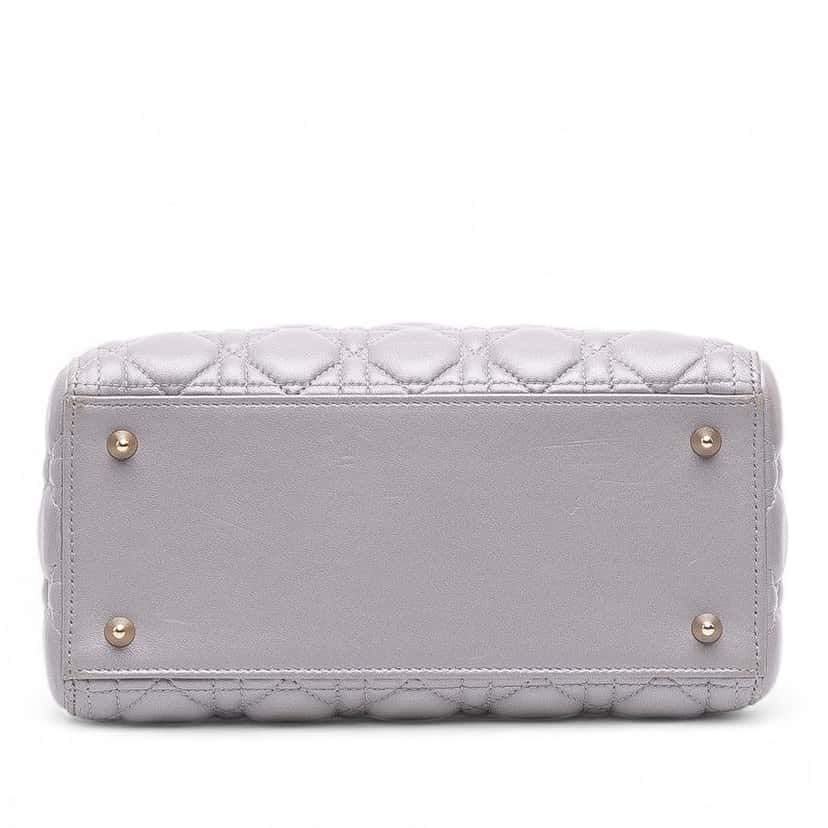 Dior Medium Pearlescent Lambskin Cannage Lady Dior Grey Leather Good condition - Inside View