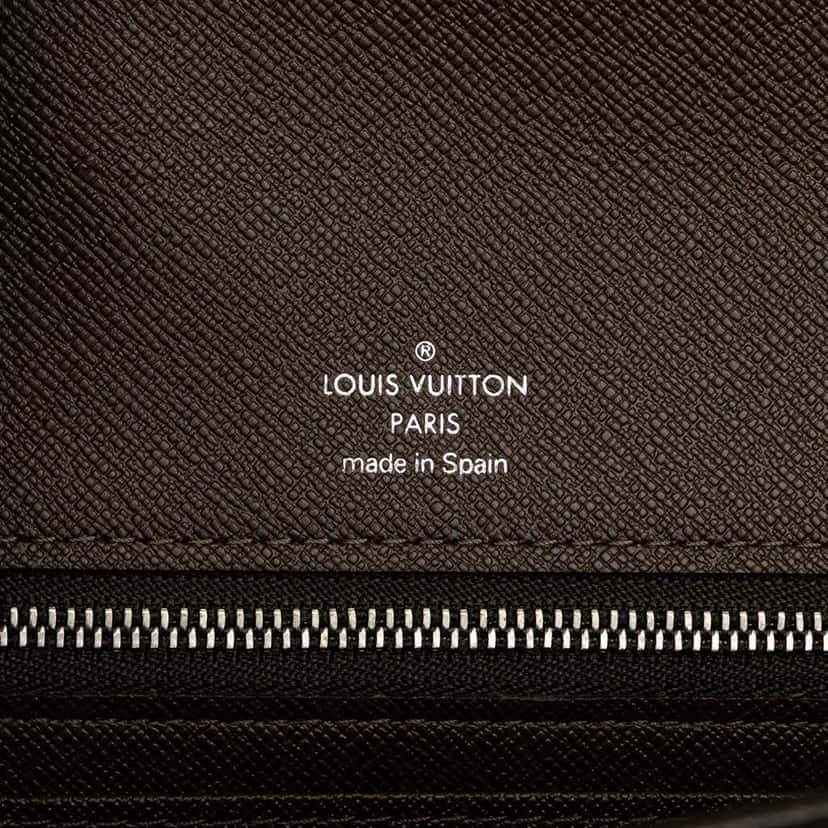 Louis Vuitton Taiga Selenga Brown Leather Good condition - Box View