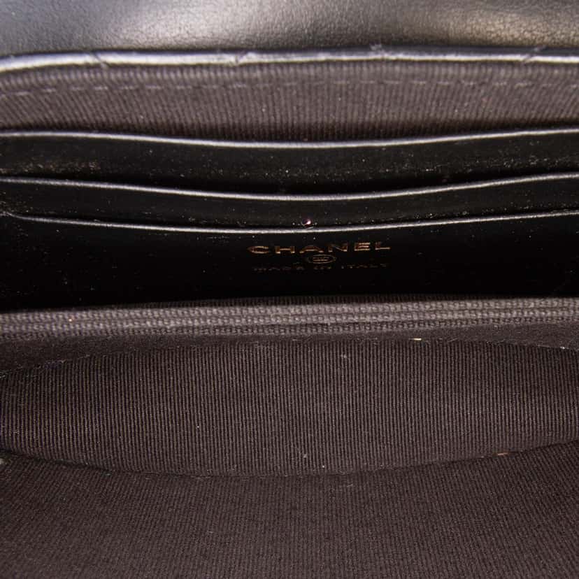 Chanel Mini CC Quilted Lambskin Phone Holder On Chain Black Leather Good condition - Model View