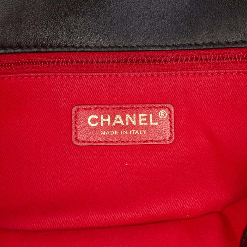 Chanel CC Quilted Lambskin Contrast Stitch Single Flap Black Leather Good condition - Box View