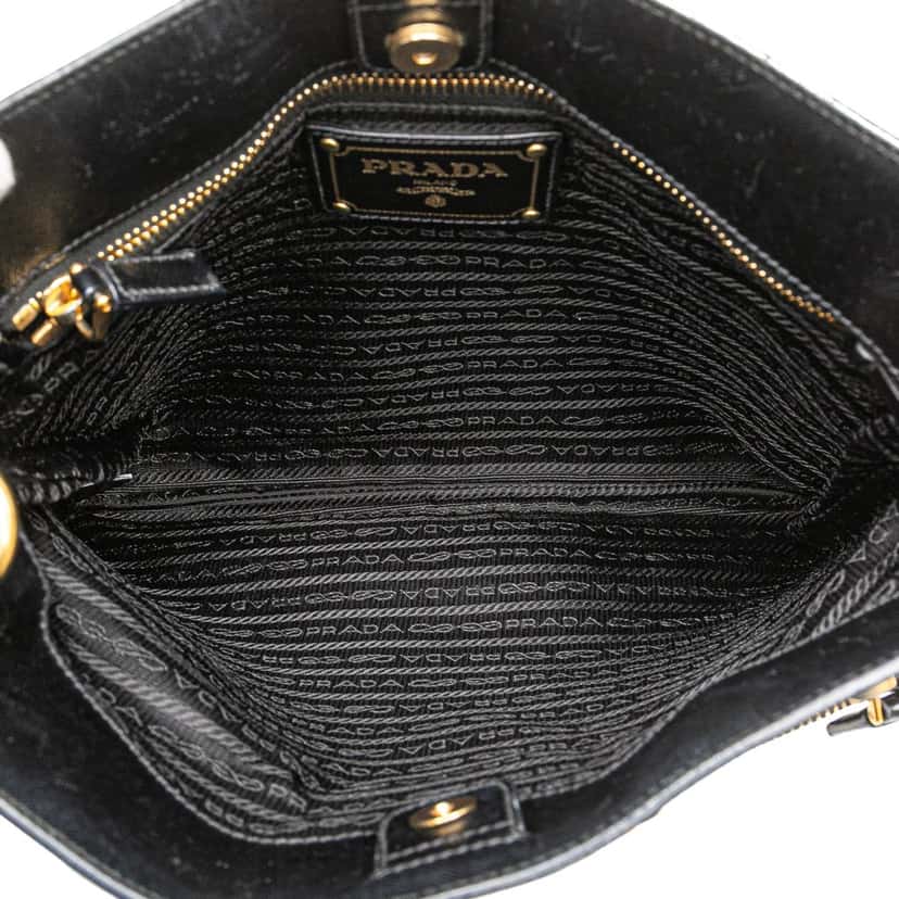 Prada Saffiano Trimmed Tessuto Snap Crossbody Black Good condition - Model View