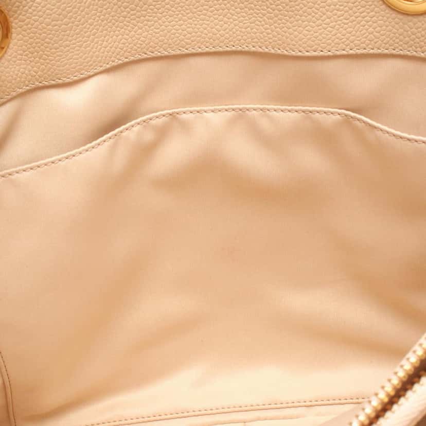 Chanel Caviar Grand Shopping Tote Brown Leather Good condition - Model View