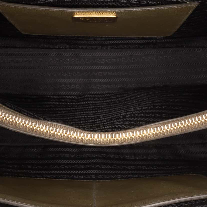 Prada Large Saffiano Lux Promenade Satchel Brown Leather Good condition - Model View