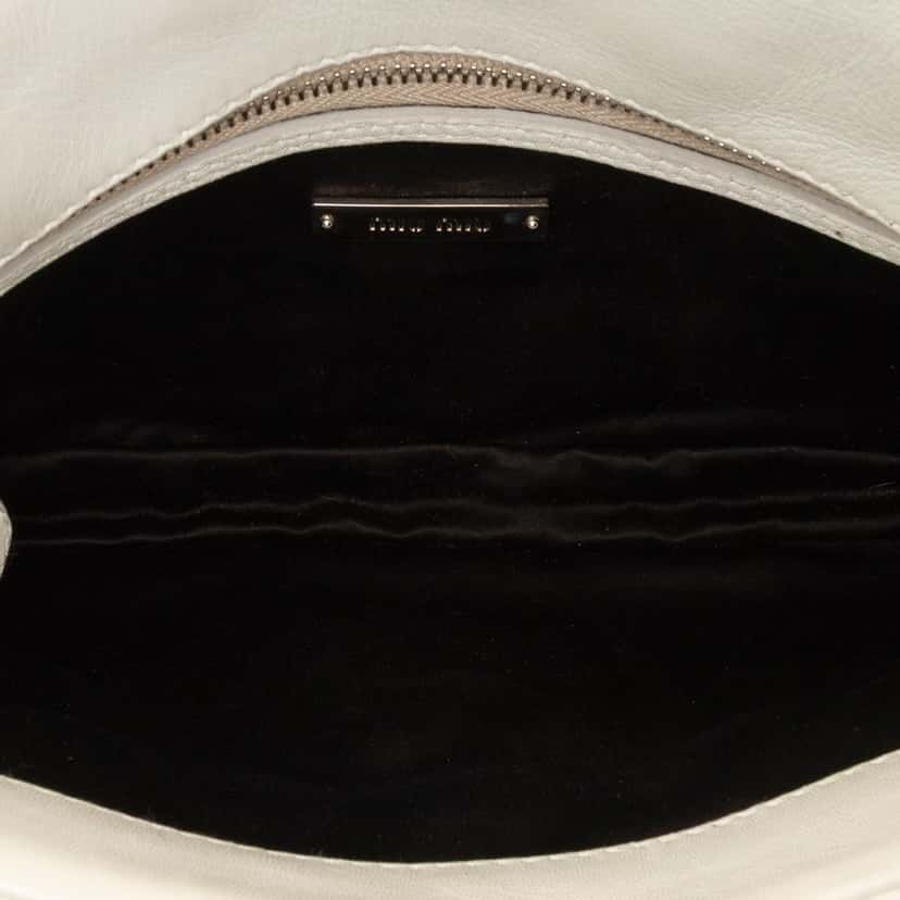 Miu Miu Matelasse Nappa Crystal Shoulder Bag White Leather Good condition - Model View