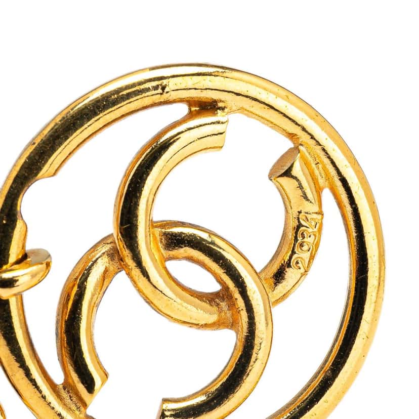 Chanel Gold Plated CC Drop Clip-On Earrings Gold Metal Good condition - Model View