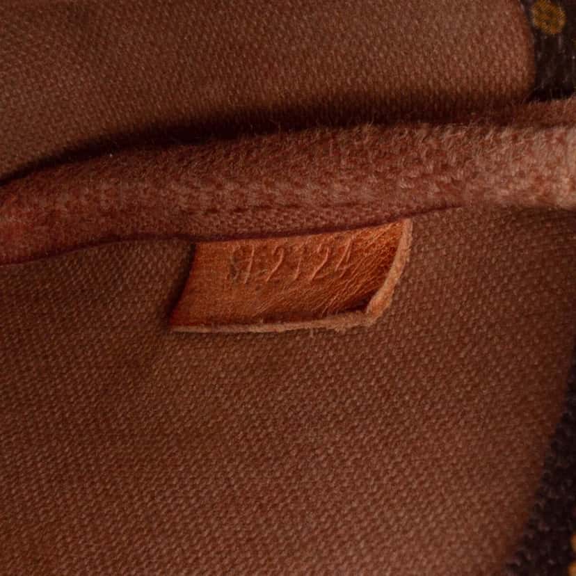 Louis Vuitton Monogram Mini Pochette Accessoires Brown Canvas Good condition - Box View