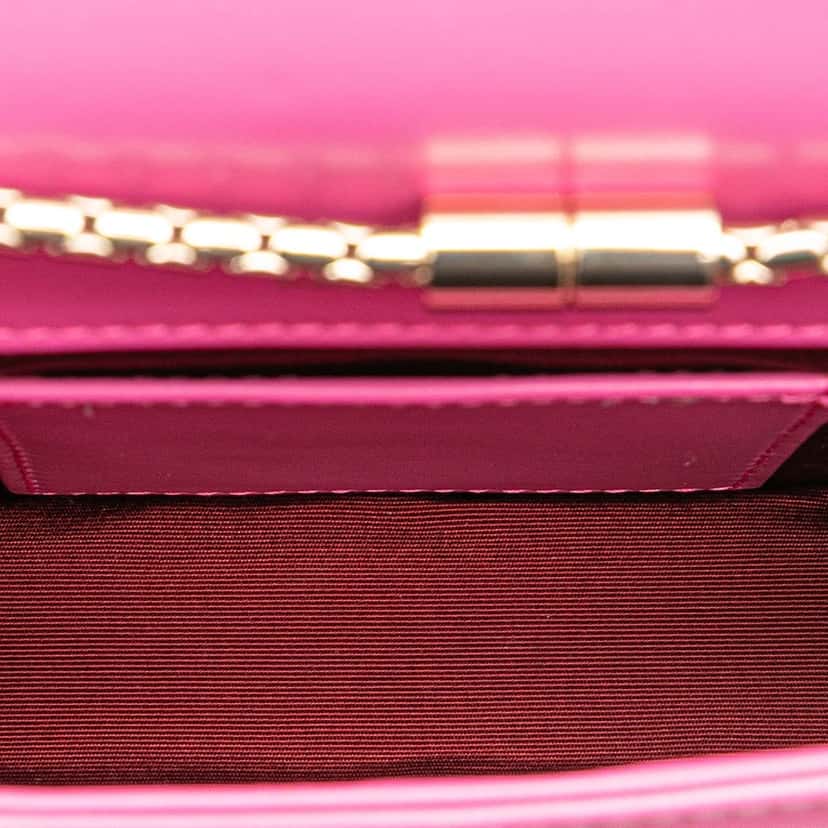 Bvlgari Small Leather Square Serpenti Forever Chain Crossbody Pink Leather Good condition - Model View
