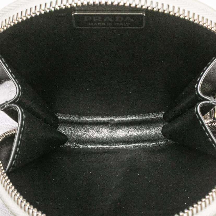 Prada Spazzolato Round Chain Coin Crossbody White Leather Good condition - Model View