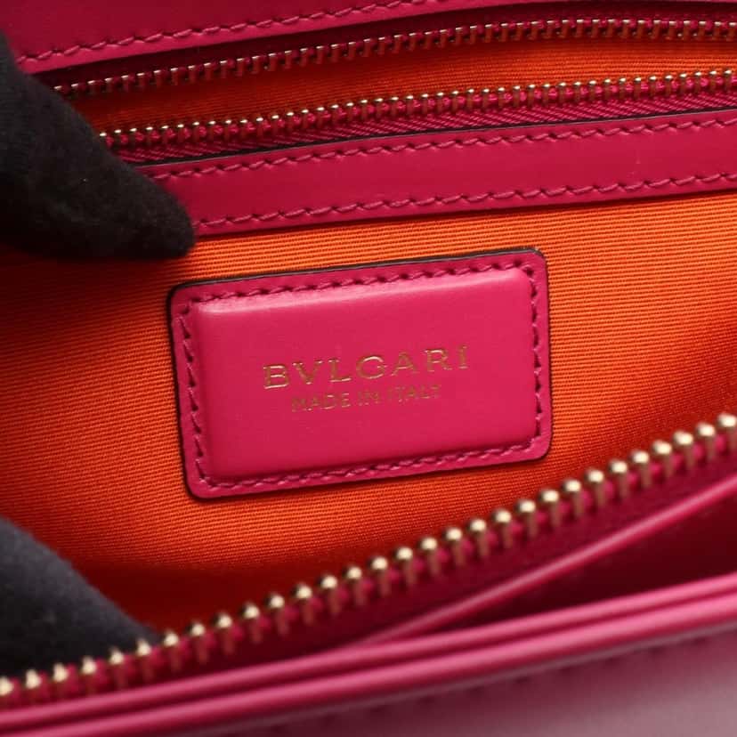 Bvlgari Medium Calfskin Serpenti Forever Shoulder Bag Pink Leather Good condition - Model View