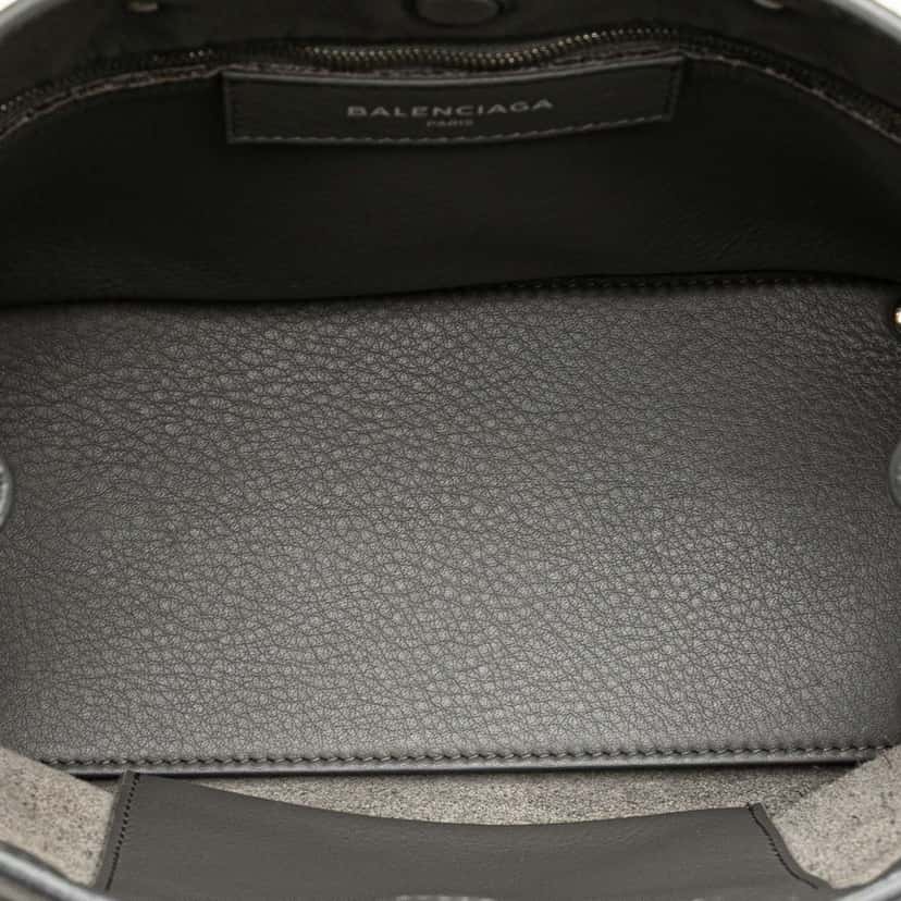 Balenciaga Leather Papier A6 Zip Around Satchel Grey Leather Good condition - Model View