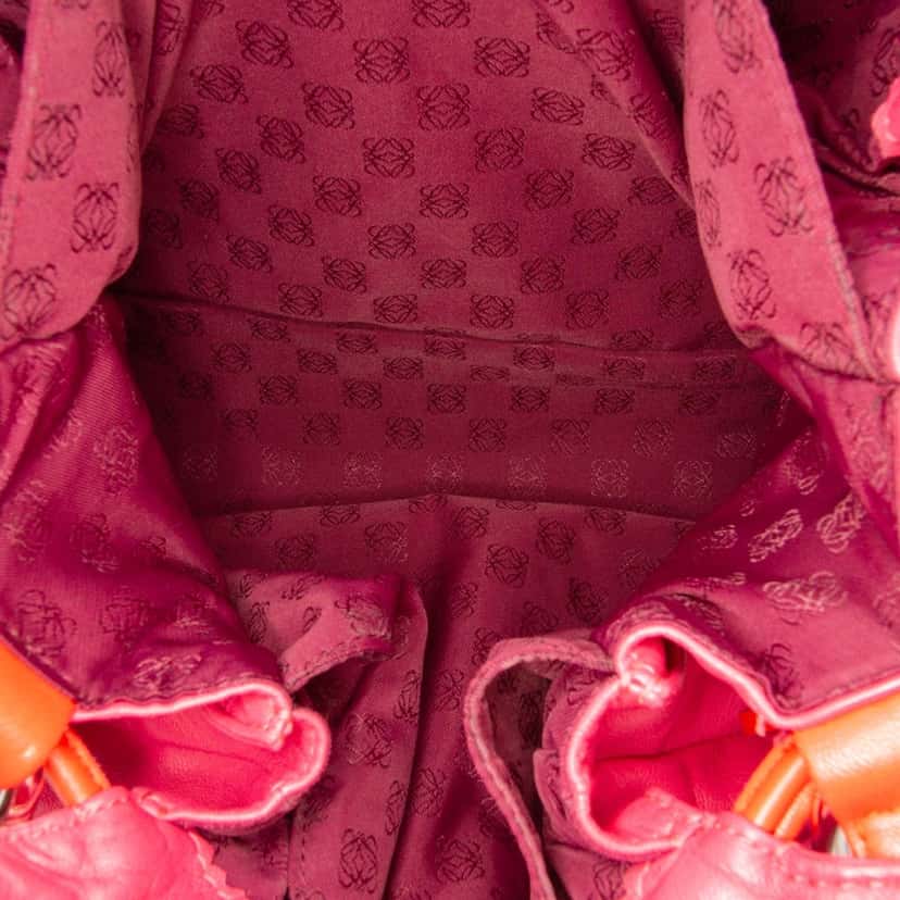 Loewe Nappa Flamenco Tassel 30 Crossbody Pink Leather Good condition - Model View