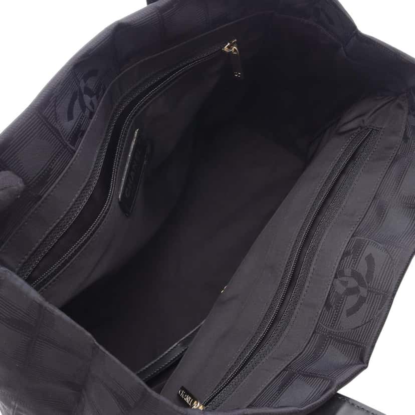 Chanel New Travel Line Nylon Tote Black Good condition - Inside View