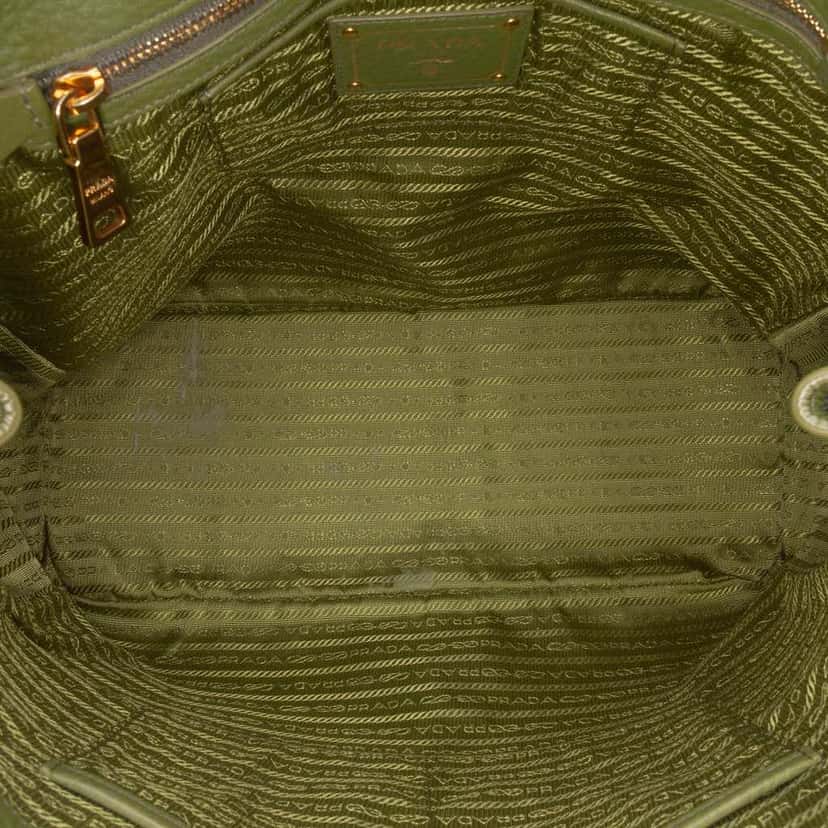 Prada Vitello Daino Open Convertible Tote Green Leather Good condition - Model View