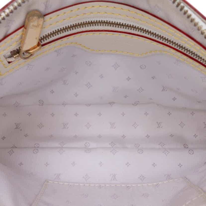 Louis Vuitton Suhali Lockit Clutch White Leather Good condition - Model View