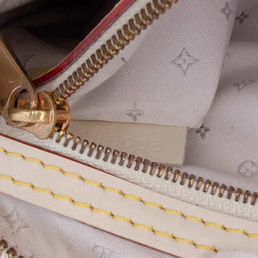 Louis Vuitton Suhali Lockit Clutch White Leather Good condition - Box View