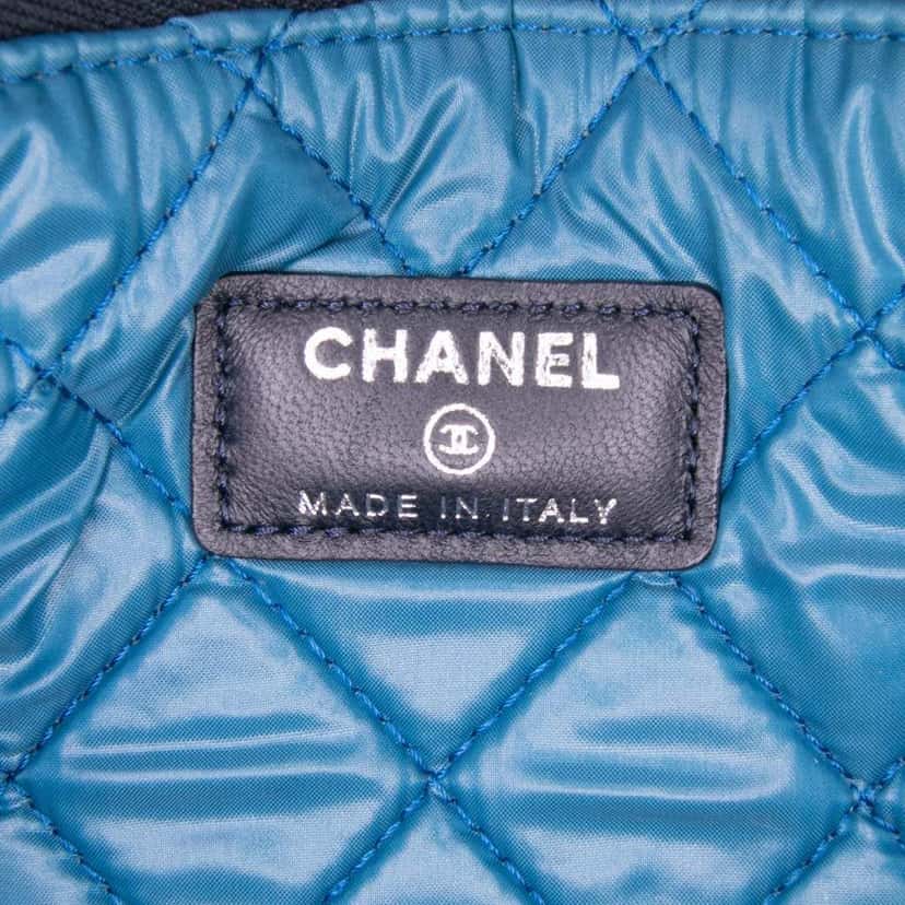 Chanel Paris Dubai Medium Printed Canvas Cosmetic Case White Canvas Good condition - Box View