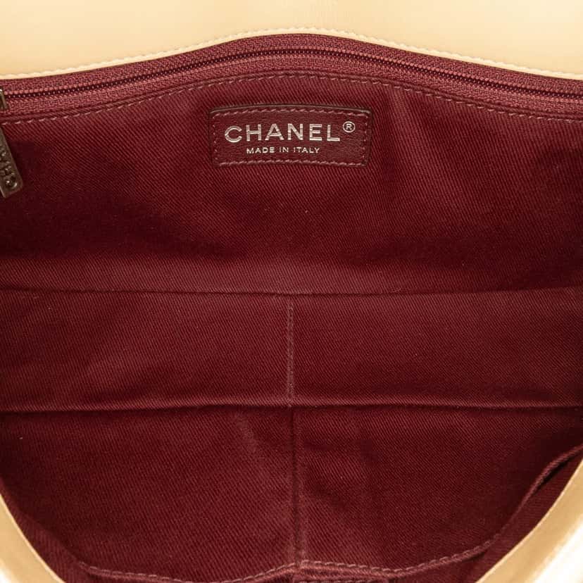 Chanel Medium Classic Tricolor Lambskin Single Flap Pink Leather Fair condition - Model View