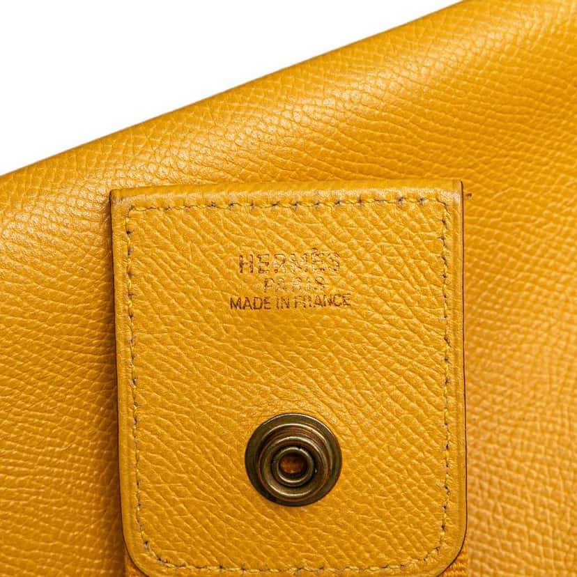 Hermès Courchevel Tsako Yellow Leather Good condition - Box View