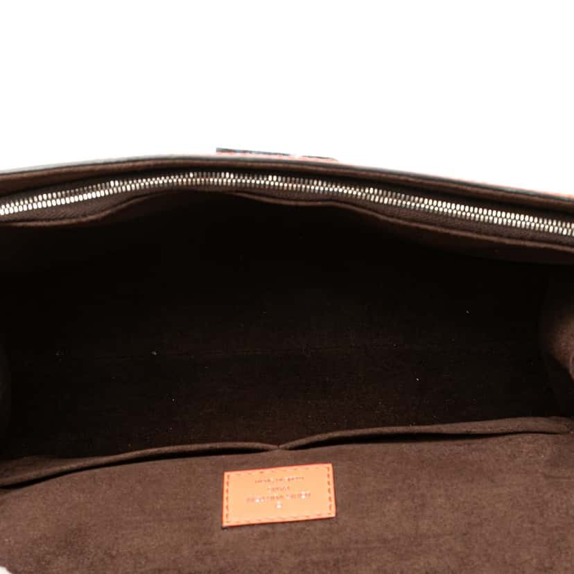 Louis Vuitton Epi Cluny MM Orange Leather Good condition - Model View