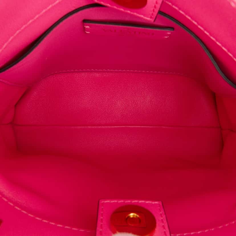 Valentino Small Woven Wool Roman Stud The Handle Bag Pink Wool Good condition - Model View