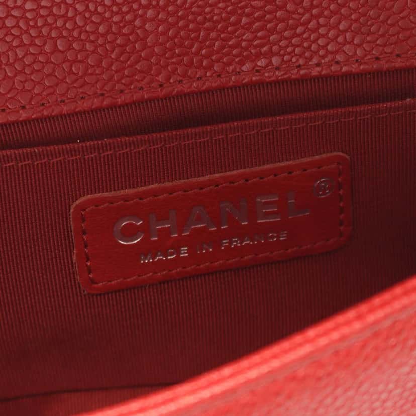 Chanel Small Chevron Caviar Boy Flap Red Leather Good condition - Model View