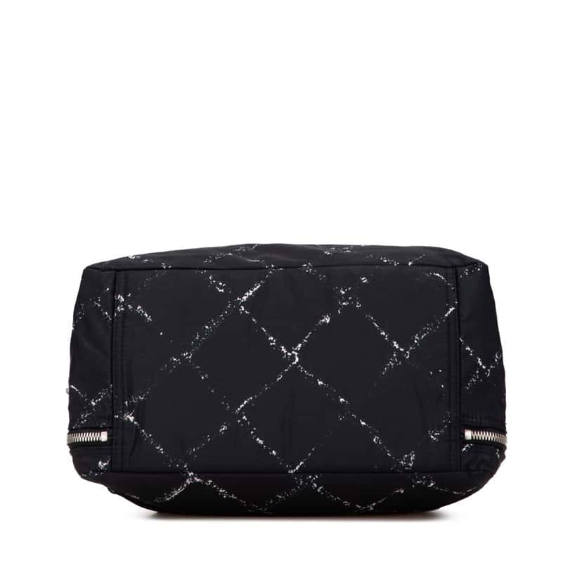 Chanel Old Travel Line Nylon Handbag Black Good condition - Inside View