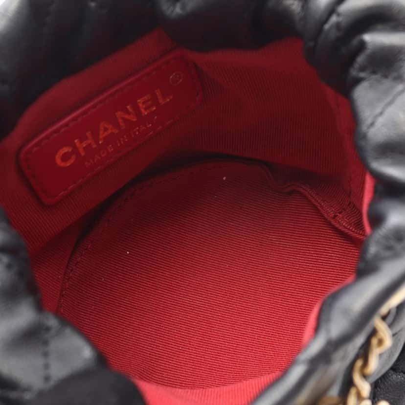 Chanel Mini Quilted Calfskin About Pearls Drawstring Bucket Bag Black Leather Good condition - Inside View