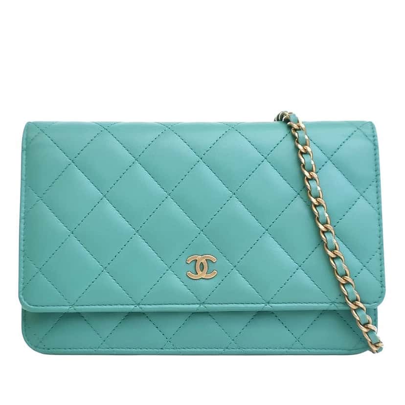 Chanel Classic Lambskin Wallet On Chain Blue Leather Good condition - Front View