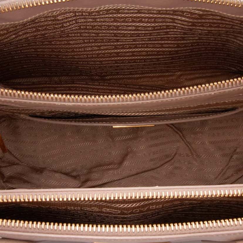 Prada Large Saffiano Lux Galleria Double Zip Satchel Brown Leather Good condition - Model View