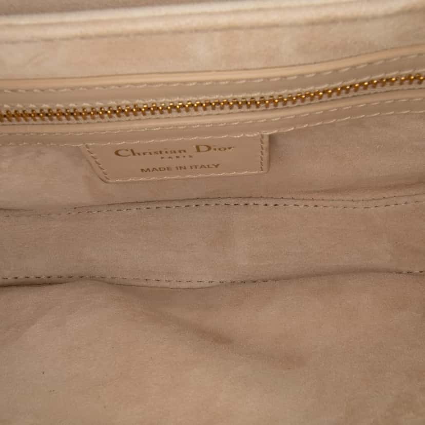Dior Leather CD Signature Flap Brown Leather Good condition - Model View