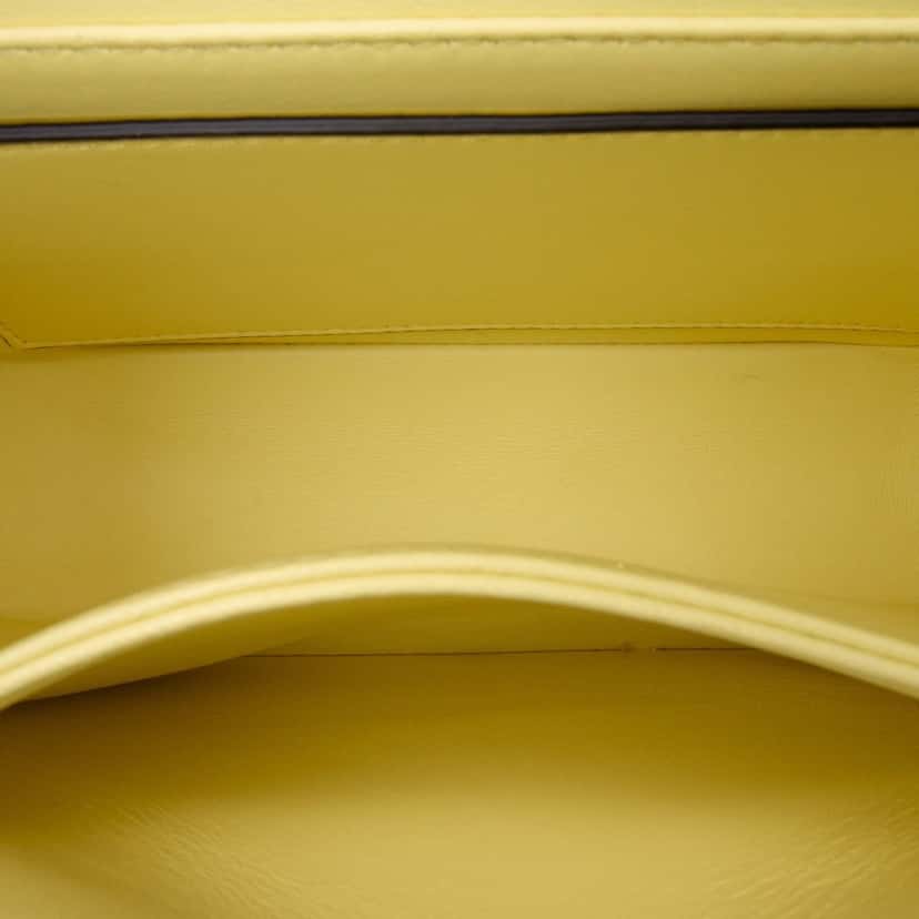 Valentino Nappa One Stud Chain Shoulder Bag Yellow Leather Very good condition - Model View