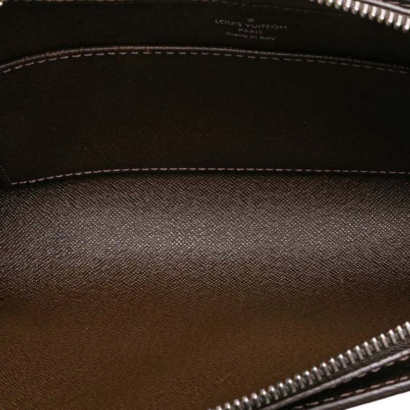 Louis Vuitton Taiga Pochette Baikal Brown Leather Good condition - Model View