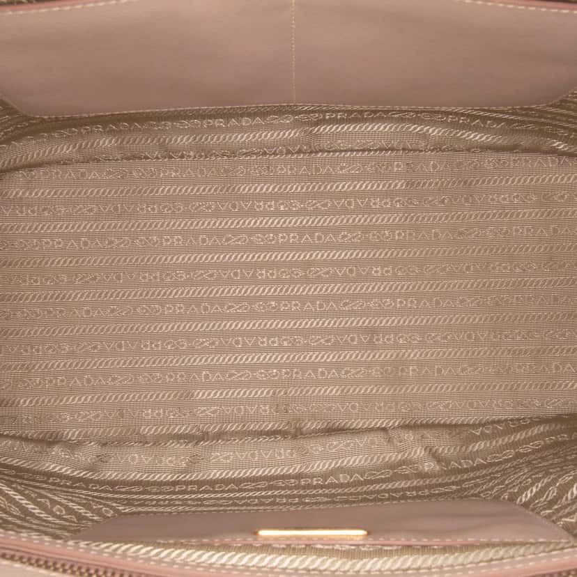 Prada Large Saffiano Lux Galleria Double Zip Satchel Pink Leather Good condition - Model View