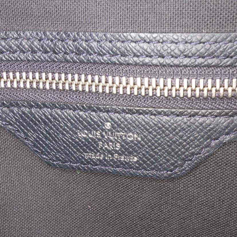 Louis Vuitton Taiga Roman MM Blue Leather Good condition - Box View