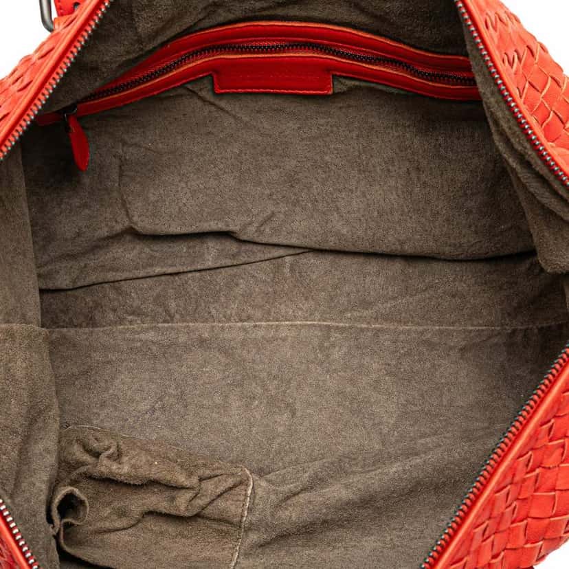 Bottega Veneta Nappa Intrecciato Montaigne Shoulder Bag Red Leather Good condition - Model View