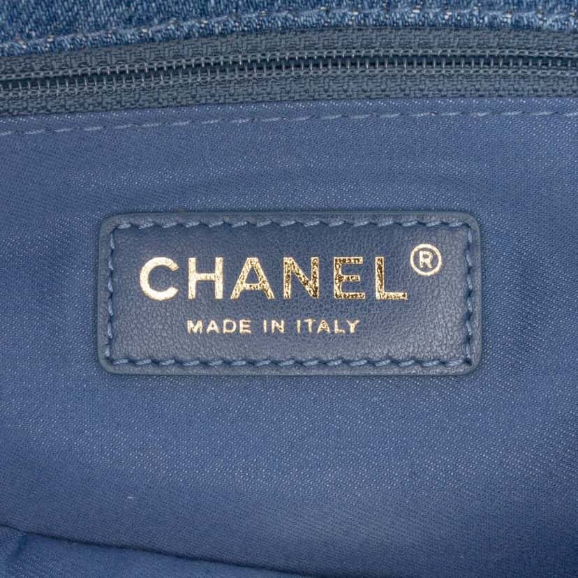 Chanel Medium Quilted Denim Mood Flap Blue Denim Good condition - Box View