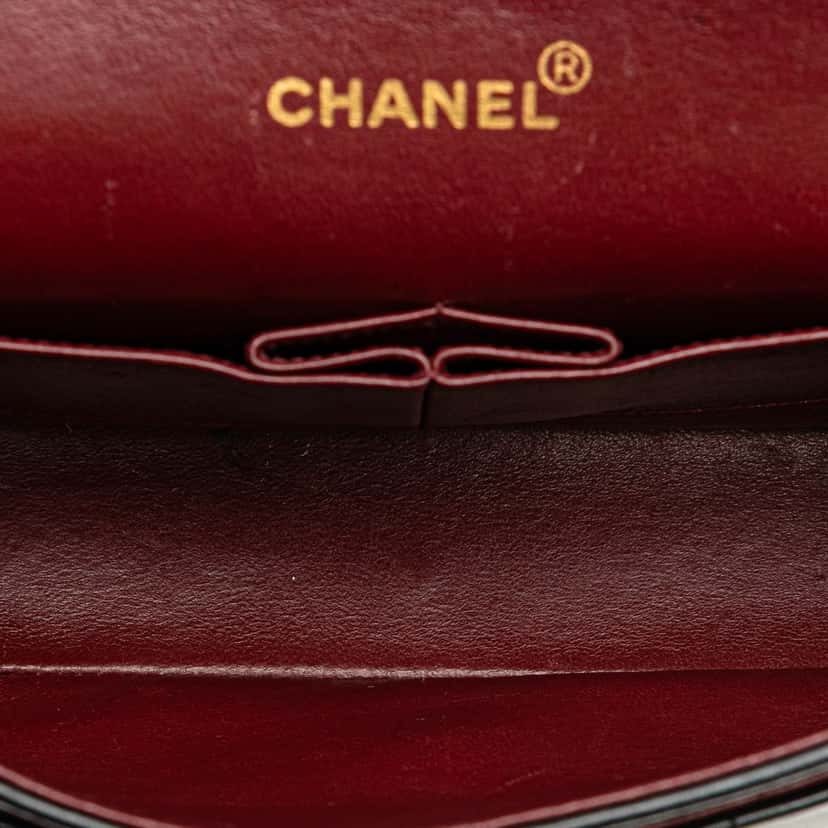 Chanel Medium Classic Lambskin Double Flap Black Leather Good condition - Model View