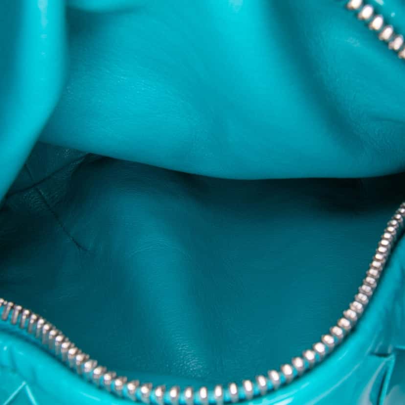 Bottega Veneta Mini Patent Intrecciato Jodie Blue Leather Good condition - Model View