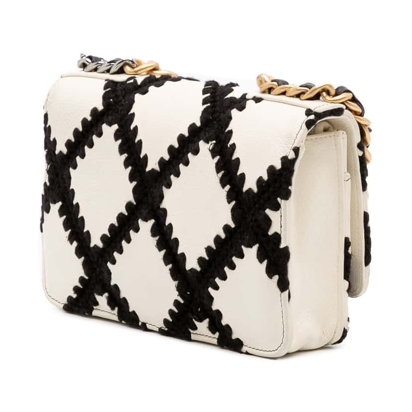 Chanel Calfskin Crochet 19 Wallet On Chain White Leather Good condition - Back View