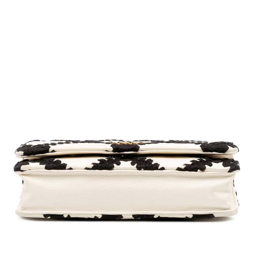 Chanel Calfskin Crochet 19 Wallet On Chain White Leather Good condition - Inside View