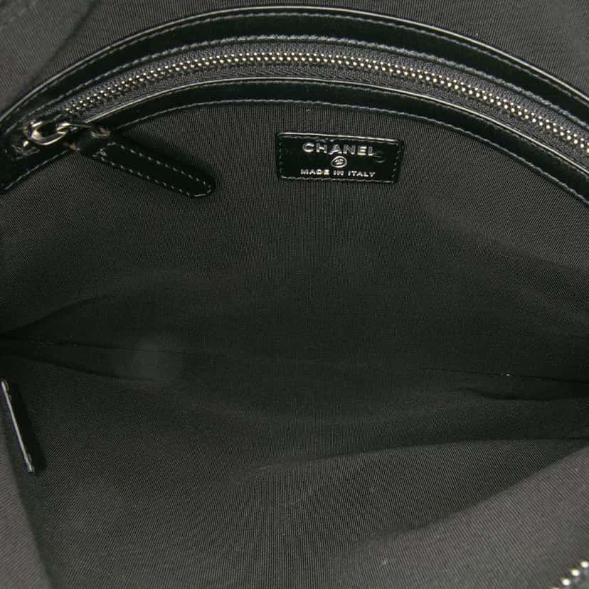Chanel Paris-Hamburg Wool Embroidered Gabrielle Clutch Blue Wool Good condition - Model View