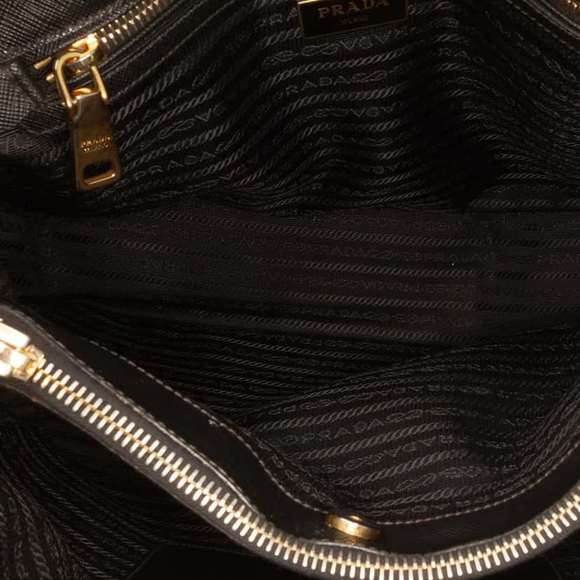 Prada Medium Saffiano Lux Galleria Satchel Black Leather Good condition - Model View