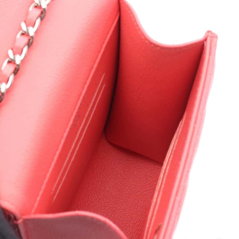 Chanel CC Quilted Caviar Phone Holder with Chain Pink Leather Good condition - Inside View